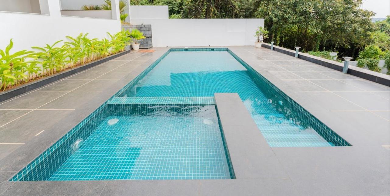 Lavish Apartments with Swimming Pool near Candolim Beach Marmagao Exterior photo